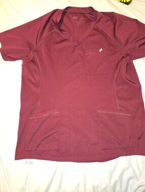 FIT Scrubs Evrpur V-Neck Scrub Top – Burgundy / Maroon (XL)
